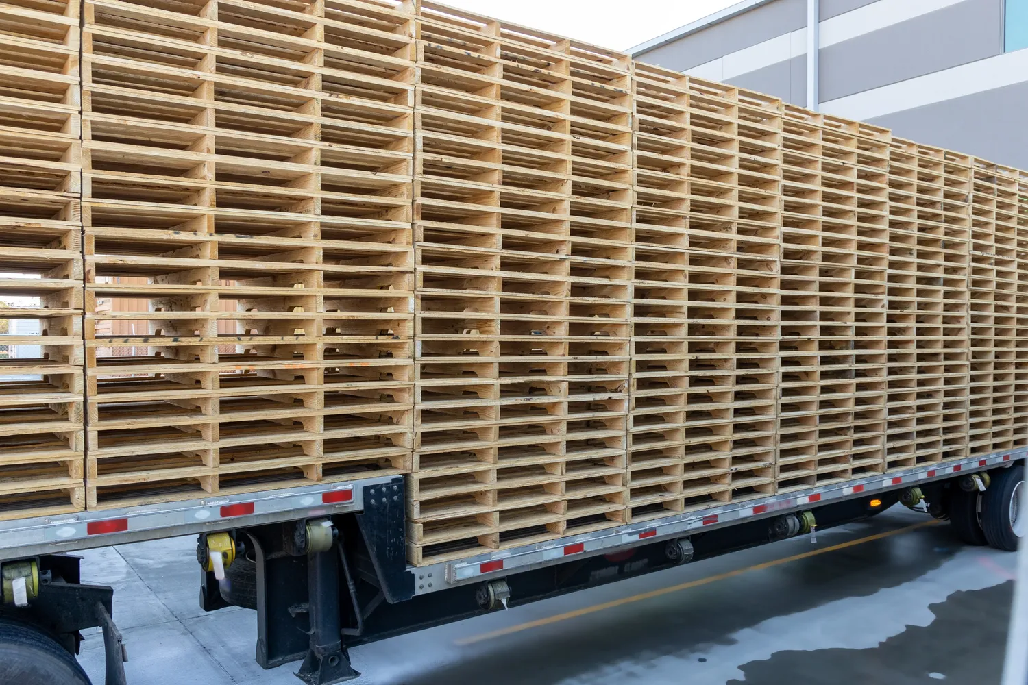 wood pallets on truck in Melbourne